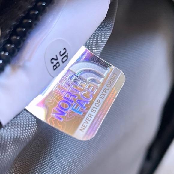 The North Face Unisex Borealis 28 Liter Backpack In Black - Picture 11 of 11